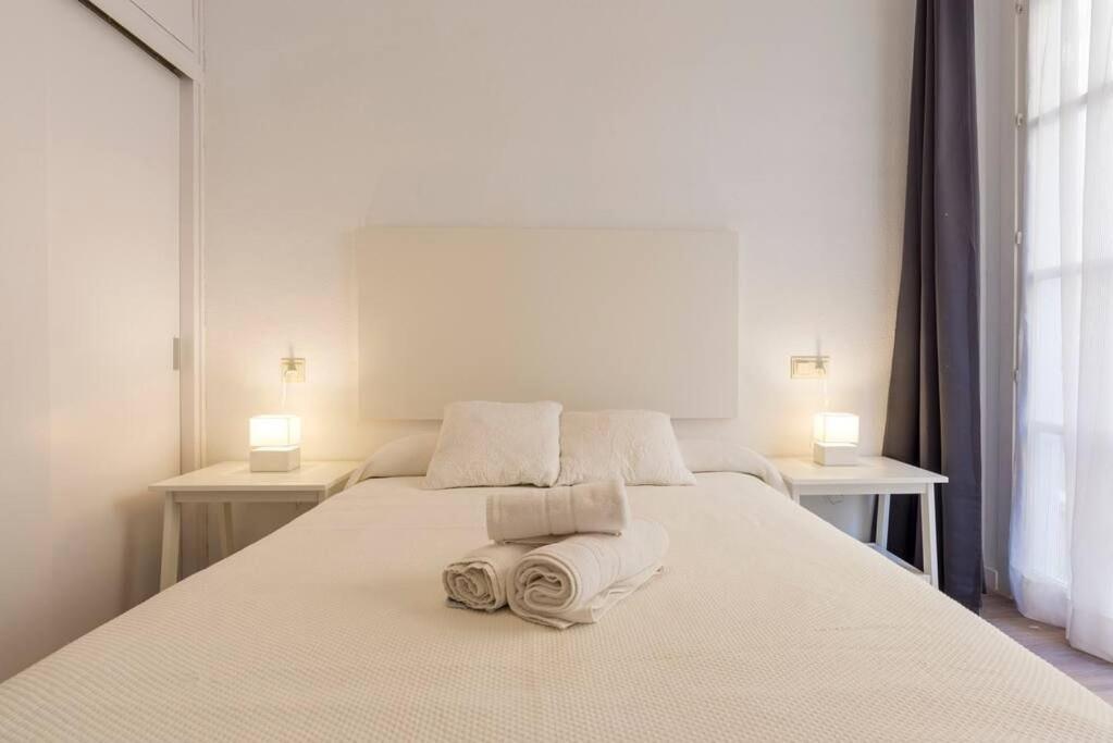 Cathedral Suites Málaga Szoba fotó