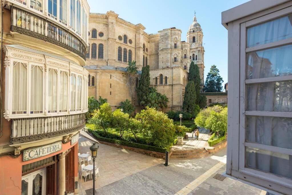Cathedral Suites Málaga Szoba fotó