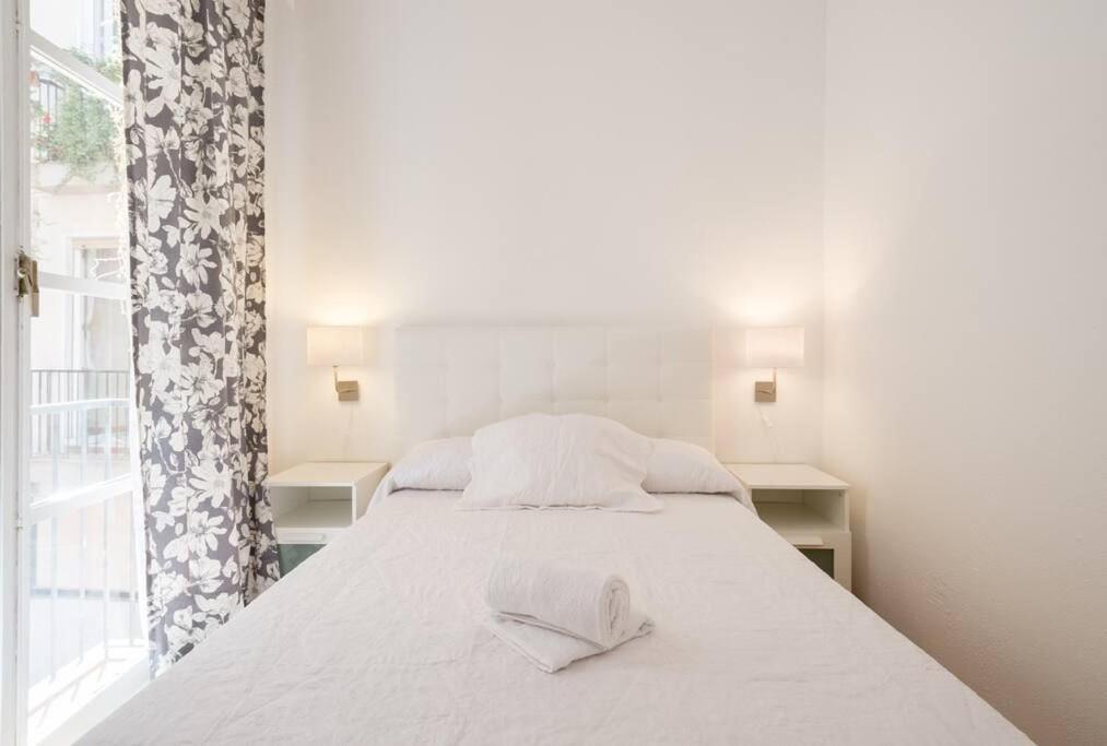 Cathedral Suites Málaga Szoba fotó